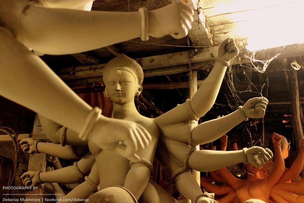 making durga at kumartuli