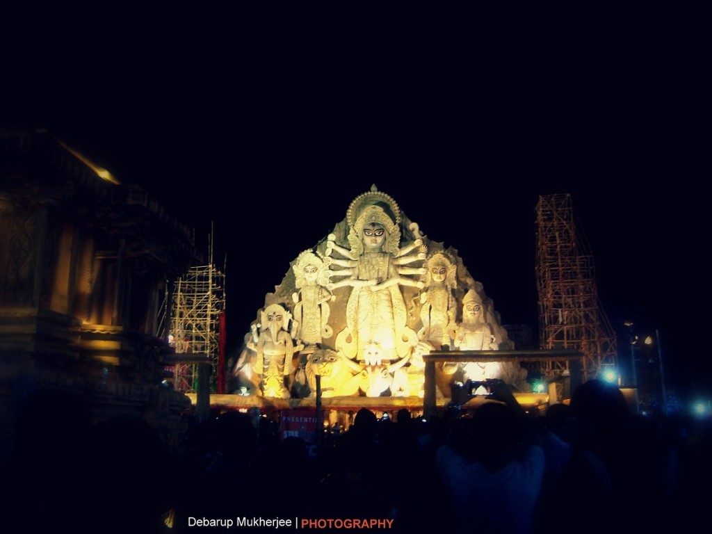 deshapriya park tallest durga puja