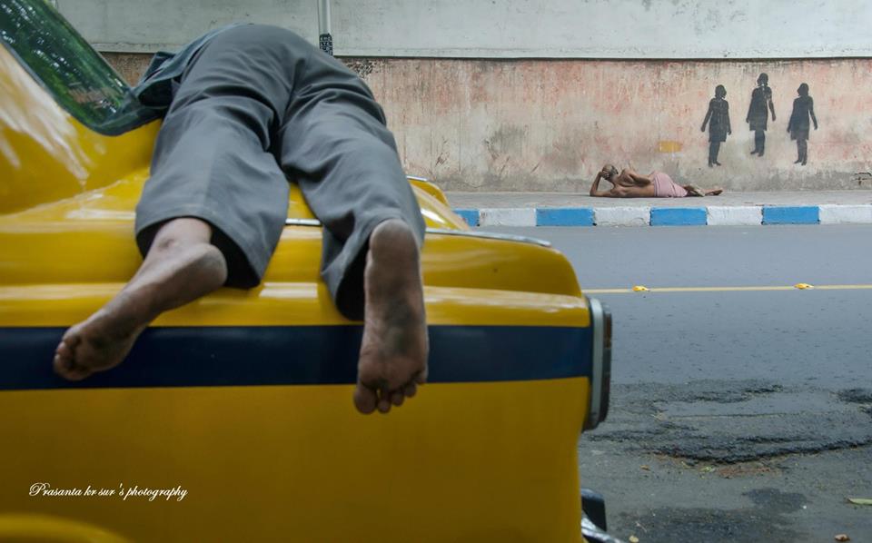 kolkata people in road