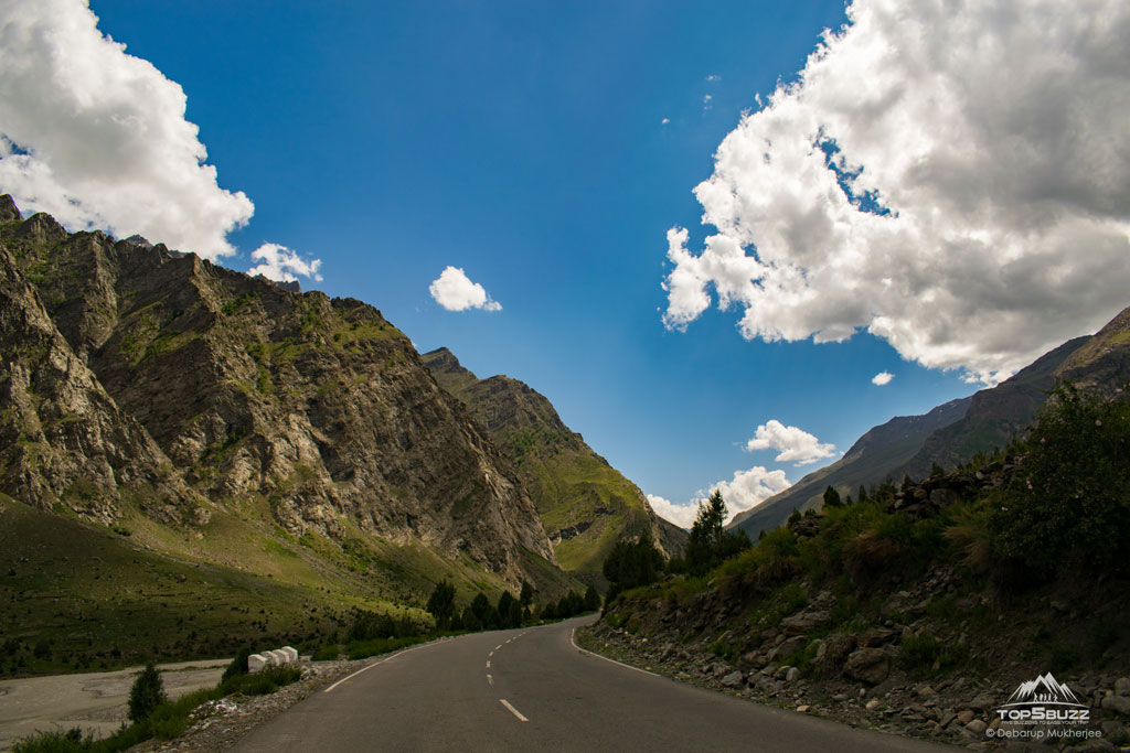 manali to sarchu road