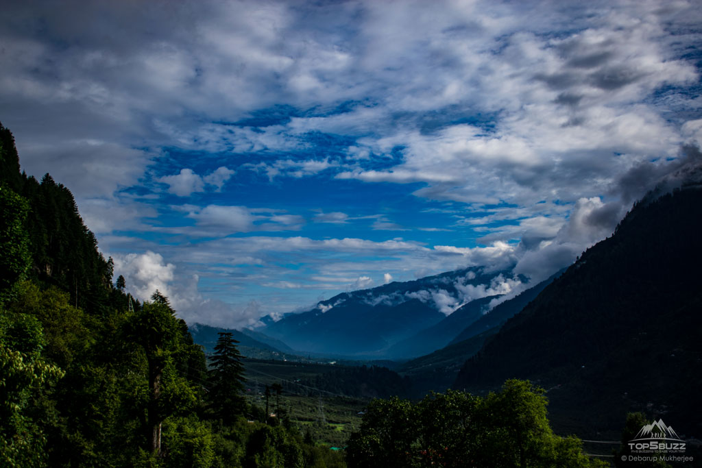 Valley view from Manali Temple