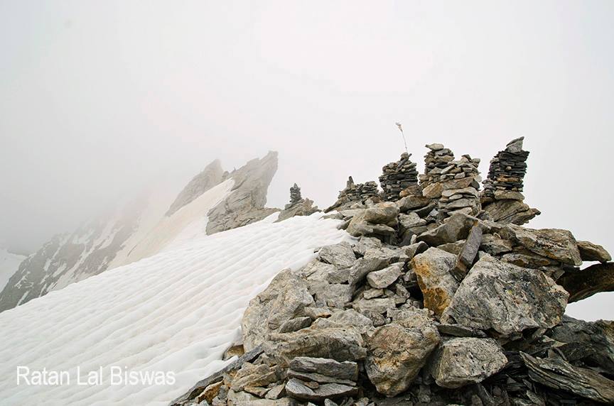 Poat La, a tough pass on Great Himalayan Divide