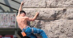 Indoor Climbing vs Outdoor Climbing: What Surprised Me Most About Moving Onto Real Rock Indoor Climbing vs Outdoor Climbing